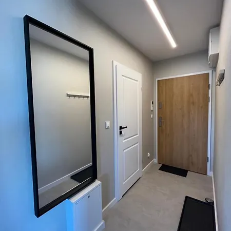 Halo Check In 24h Privat Parking Apartament