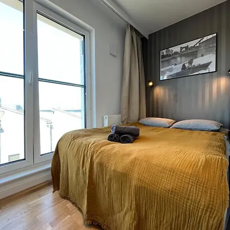 Halo Check In 24h Privat Parking *