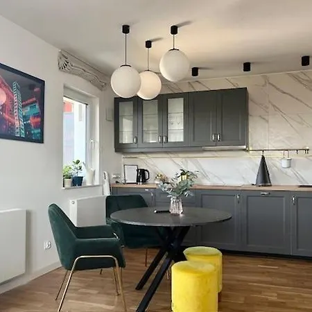 Halo Check In 24h Privat Parking *